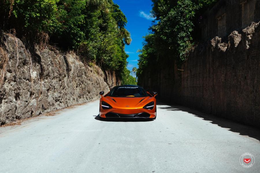  McLaren 720S on Vossen Wheels (S17-01) 2018 года  (фото 7 из 21)